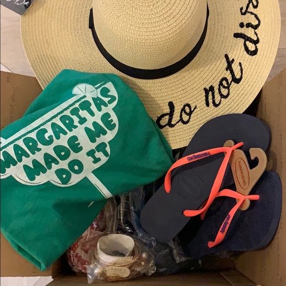 🌴🍹MEDIUM not so Mystery Box - Picture 2 of 12